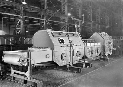 856809 Afbeelding van een banddroger voor groenten, gebouwd door Werkspoor N.V. te Amsterdam / Zuilen.